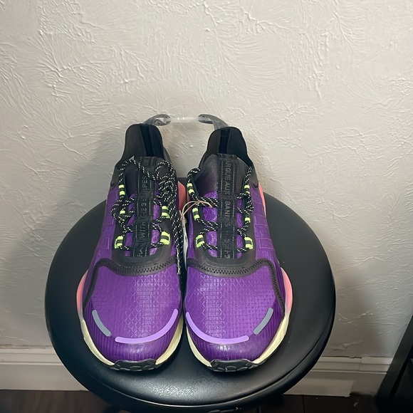 Adidas NMD V3 - Picture 2 of 5